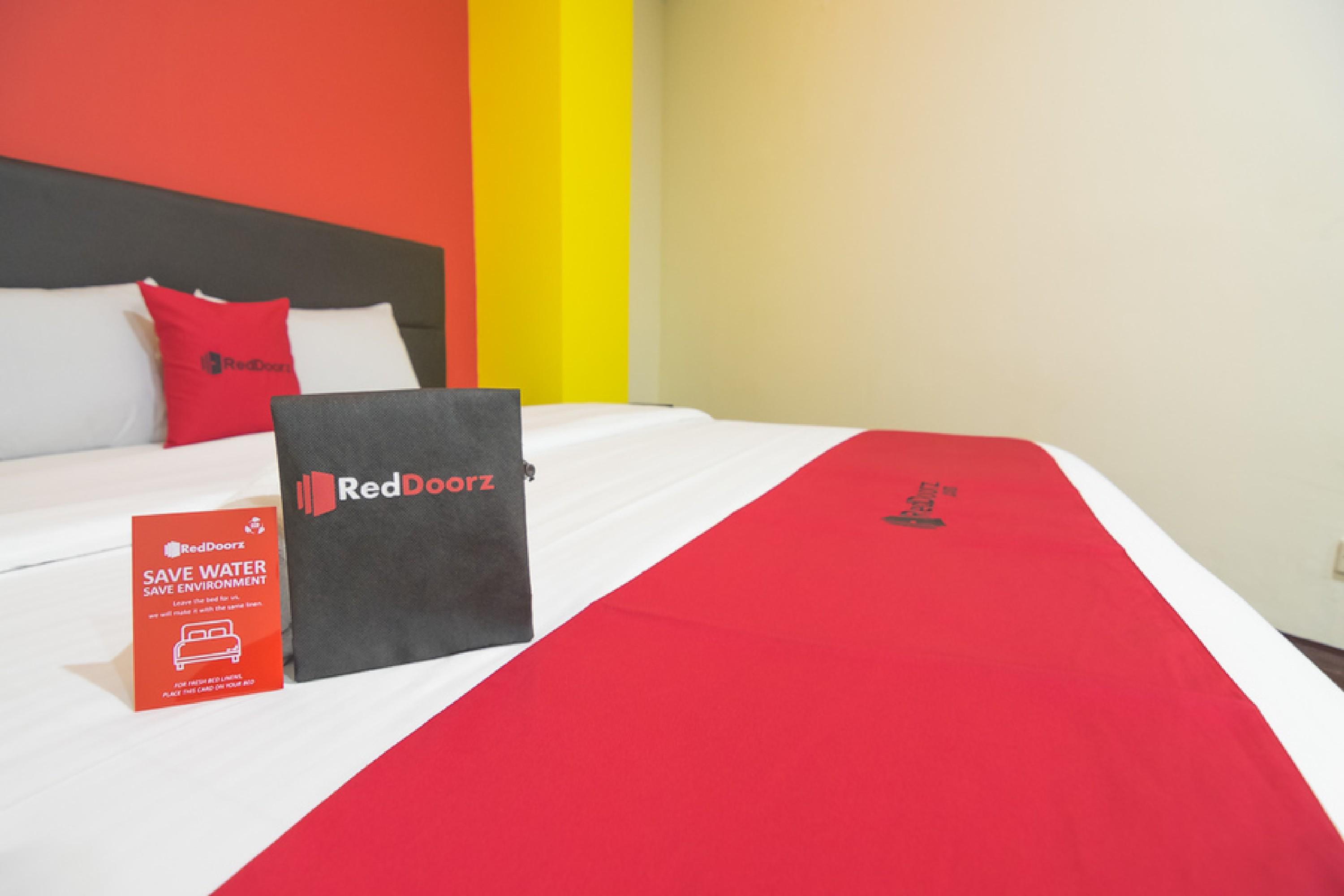 RedDoorz near ITC Mangga Dua Hotel Jakarta Bagian luar foto