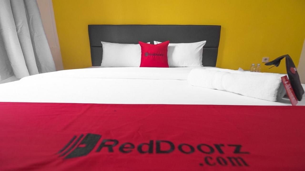 RedDoorz near ITC Mangga Dua Hotel Jakarta Bagian luar foto